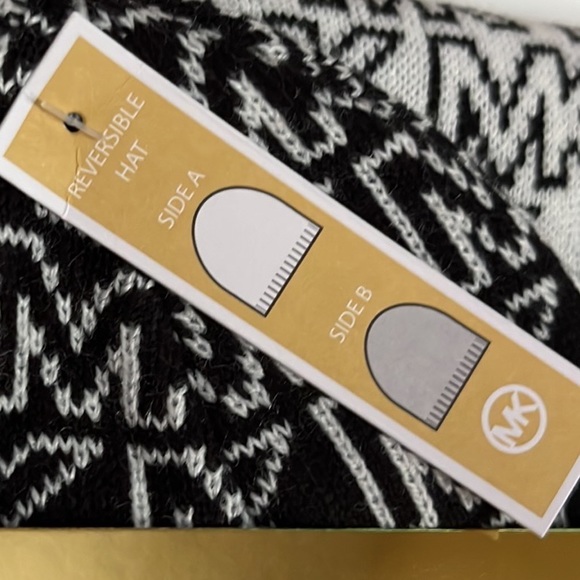 Michael Kors Split Logo Scarf & Reversible Beanie Bellyband Hat Set NWT - Picture 3 of 6